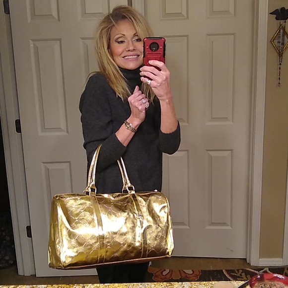 BCBG Max azaria Handbags - 🌞🏷️ BCBG Max azaria gold bag
